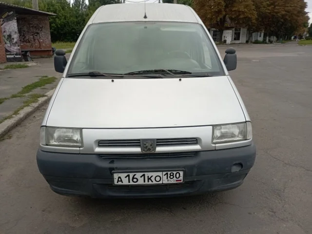 Фото: Пежо Эксперт 2003 год