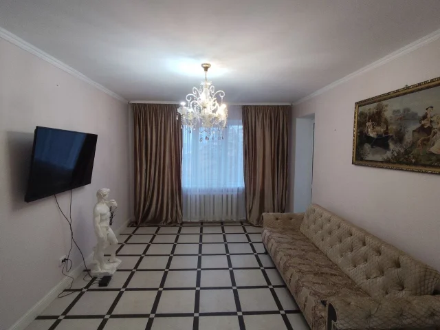 Фото: 🏡 ЭКСКЛЮЗИВНОЕ ПРЕДЛОЖЕНИЕ! ТРЁХКОМНАТНАЯ КВАРТИРА В ЦЕНТРЕ ЛУГАНСКА! 🔑