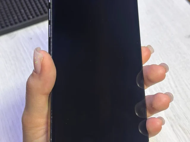 Фото: Продам IPhone 13 Pro Max