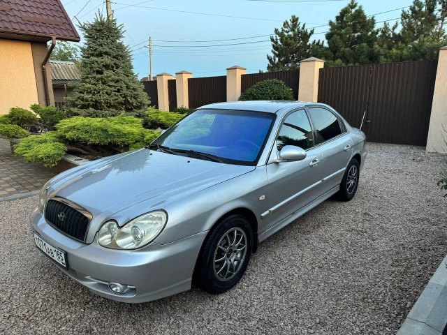 Фото: Продам Hyundai Sonata 2003,2.0,16V,131 сила,механика,газ-бензин(вписанный),кузов в отличном состоянии!Хорошая комплектац