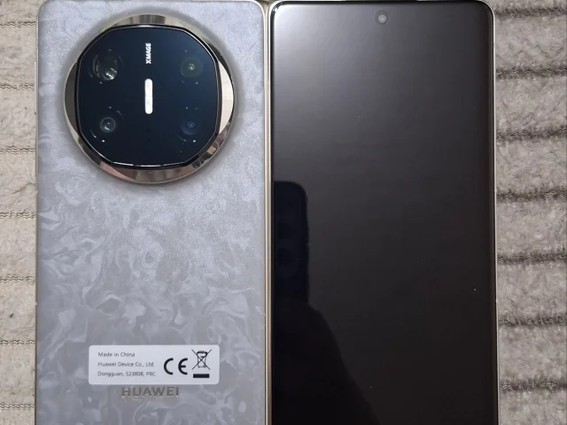 Фото: Huawei Mate X6 12/512 — один из лучших складных смартфонов