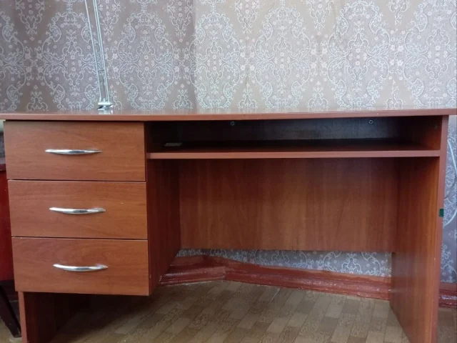 Фото: Продам письменный стол