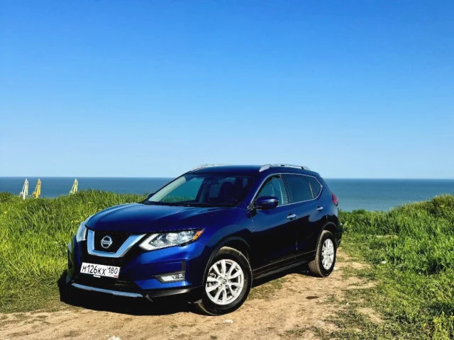 Фото: Nissan Rogue 2016 год Полный привод. ( он же NISSAN X-TRAIL T32 рест ) Японская сборка. Двигатель 2.5 , 171л.с. пробег 1