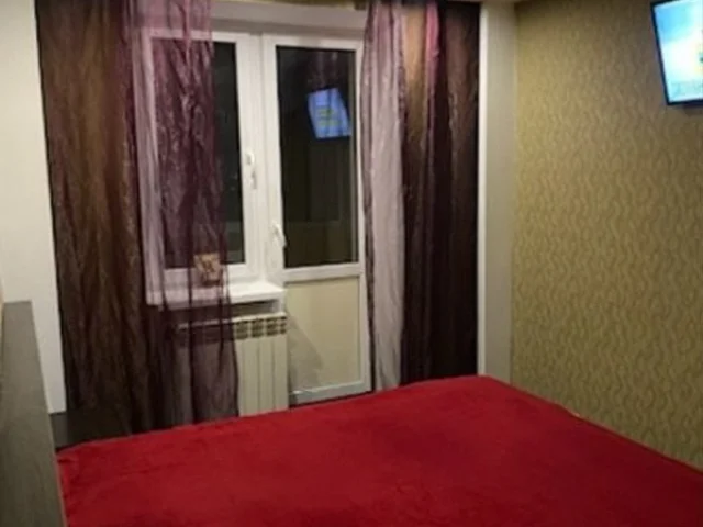 Фото: СДАЮ двухкомнатную квартиру в Кировском районе. Ориентир - Текстильщик