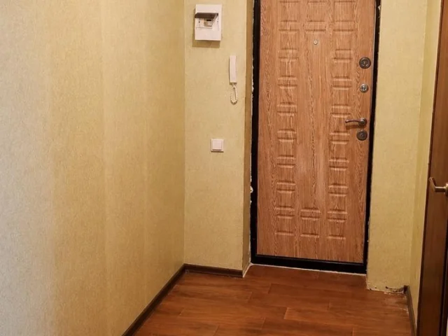 Фото: СРОЧНО! Продам большую 1-к. квартиру 47,1м2 по адресу: