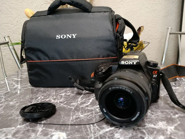 Фото: Продам зеркальный фотоаппарат Sony A37