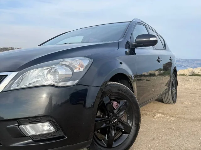 Фото: Kia Ceed 2011 год универсал, автомат