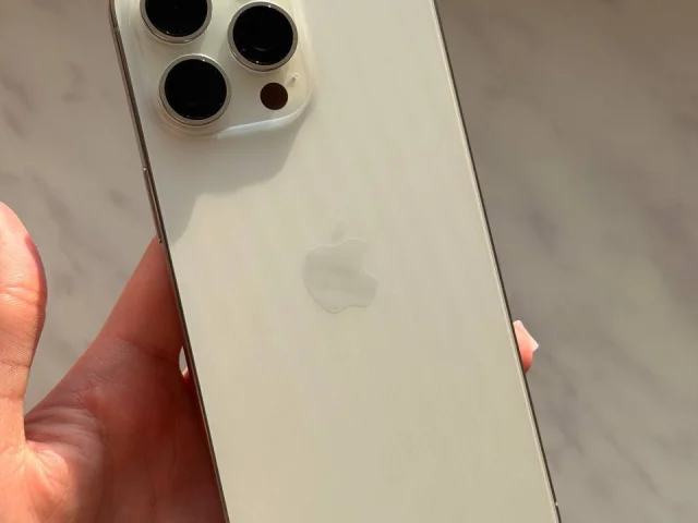 Фото: 🤍iPhone 15 Pro 128 GB • white