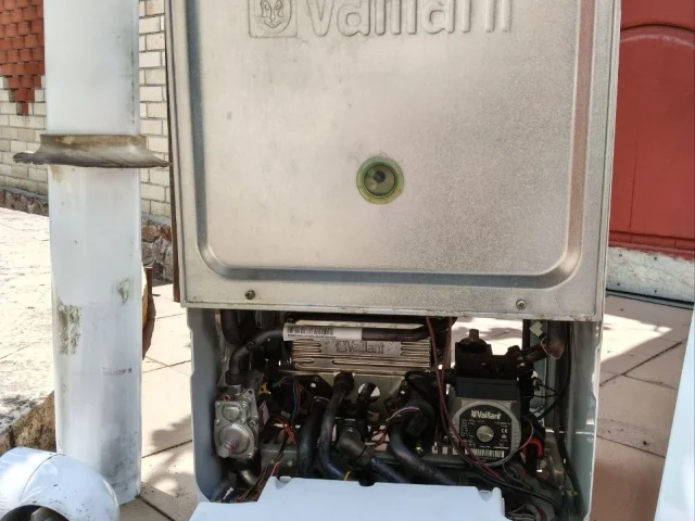 Фото: Продам настенный газовый котел Vaillant Turbo Tec pro