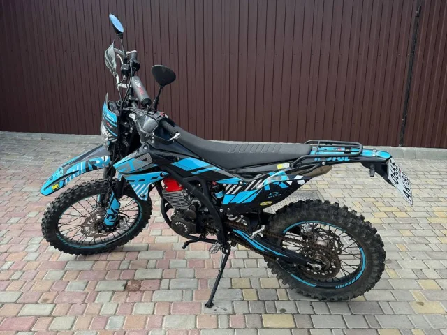 Фото: Продам два мотоцикла Regulmoto ZR PR 300, одноцилиндровый 4-тактный двигатель, объём 270см³, 6 скоростей, электростартер