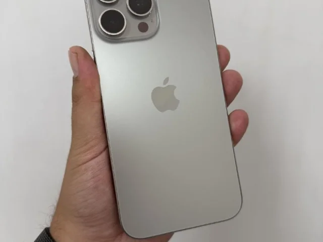 Фото: iPhone 16 Pro Max, 256 ГБ