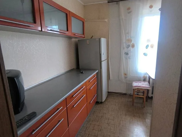Фото: Продается 1-комнатная Квартира в Калининском районе