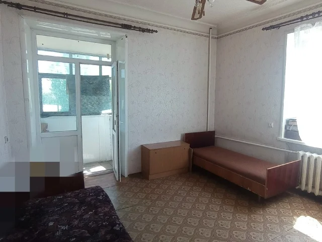 Фото: Продам 3 ком. кв-ру, ул. Пушкинская 9, 4/4. Сталинка, общая площадь-63.05 м.кв, кухня-7.2 м.кв, высота-3.2 м. Заменена в