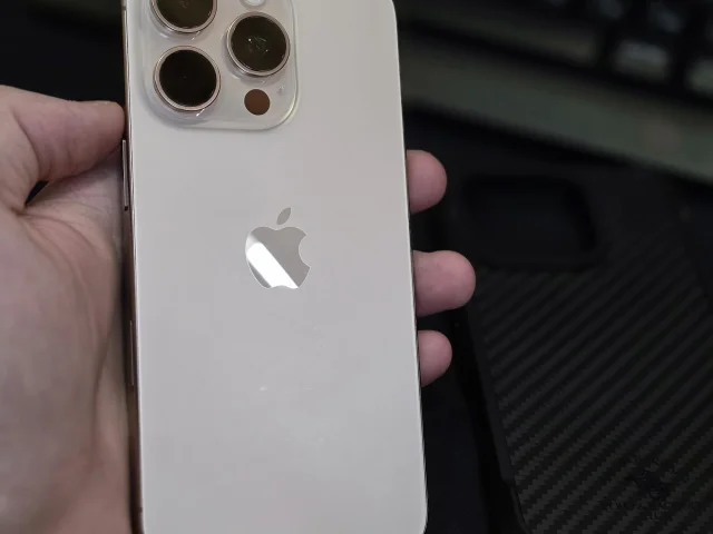 Фото: Продам iPhone 16 Pro 256GB Desert Titanium 🏜 Sim+eSim