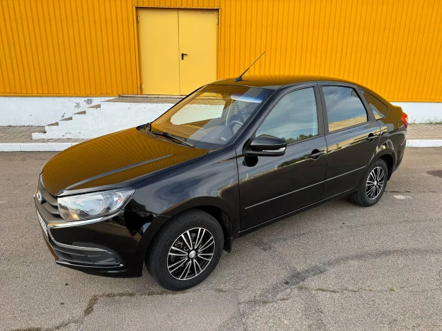 Фото: Продам LADA Granta 2023,1.6,8V,90 сил,механика,родной пробег 40 т.км,комплектация с кондиционером,новая резина,шумоизоля