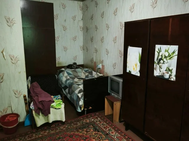 Фото: Продам 1-ком кв-ру, ул.60 лет СССР 53, 2/9. Не угловая, комната с нишей, большая кухня. Балкон застеклен-столярка,ванная