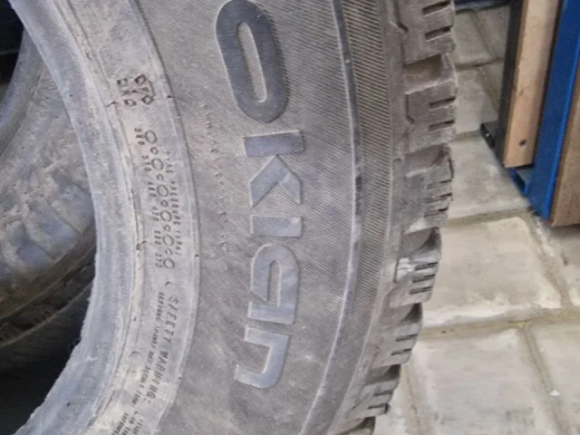 Фото: Продам две грузовые зимние шипованые покрышки nokian nordman 215 75 16 С. Цена 6000 рублей за пару. Тел. ( Сергей)