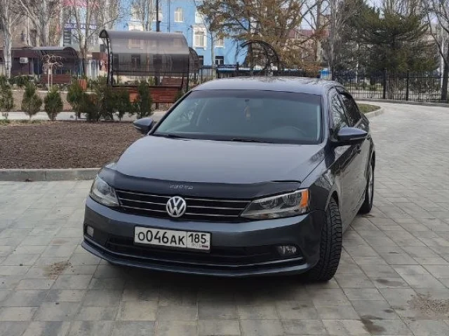 Фото: Продам Джетту 6(2015г) в хорошем состоянии,отличный двигатель 1.8tsi(170л.с),с 6 ступенчатый автомат aisin,не DSG.Пробег