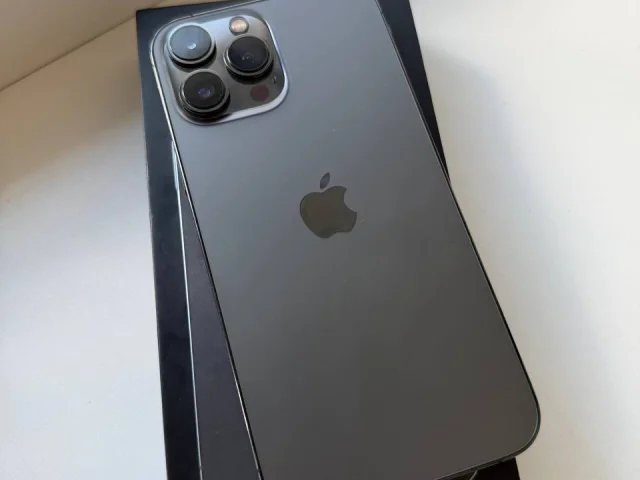 Фото: Продам iPhone 13 Pro Max 256 гб в отличном состоянии