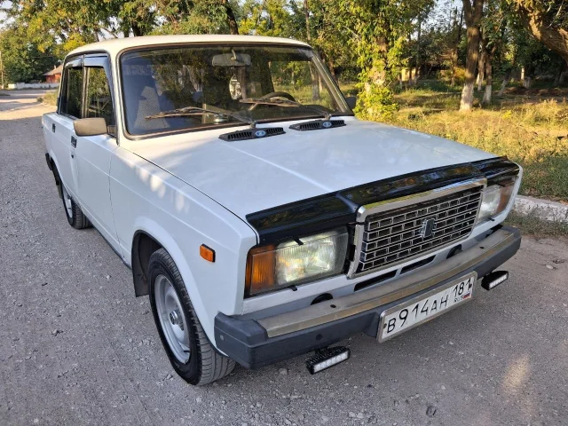 Фото: Продам Ваз 2107, 2004 года, двигатель 1500 карбюратор, коробка пятиступка, автомобиль на газу,евро 2 пропан и зарегистри