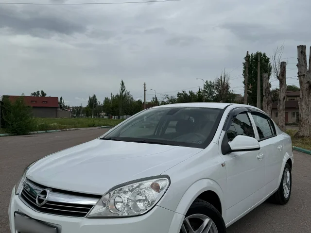 Фото: Opel Astra H - 2011 год, седан , 1.8 бензин, механика ,прочитайте всю информацию про автомобиль внимательно! В продаже к