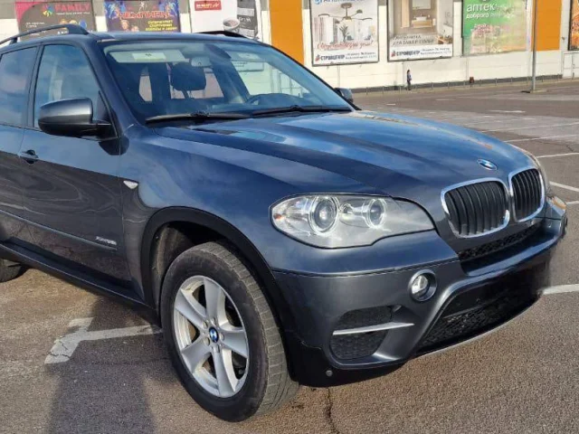 Фото: Продам BMW x5 e70 3.0 bi-turbo (306л.с) на украинском учете, кому нужно выехать с вещами , питомцами, а если есть желани