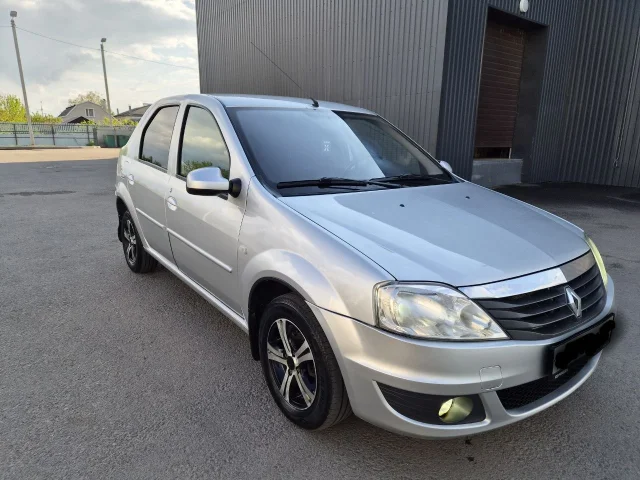 Фото: Продам Renault Logan, год выпуска 2012, один собственник, пробег 142 тысячи, двигатель 1600, 8 клапанов, коробка без нар
