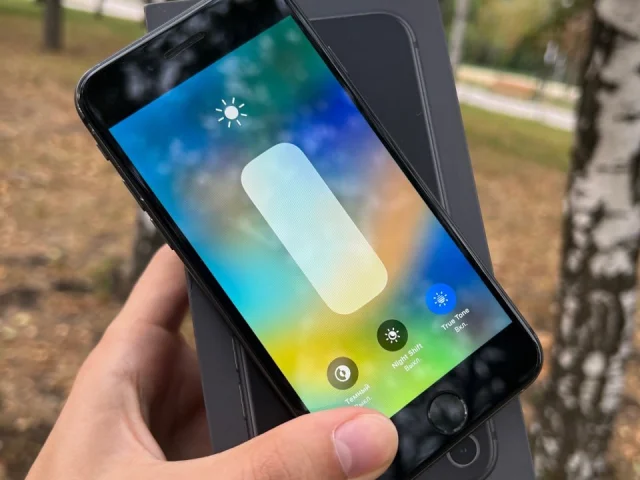 Фото: Продам свой iPhone 8, 64 gb
