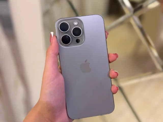 Фото: Продам IPhone 15 Pro Max 256гб 🩶
