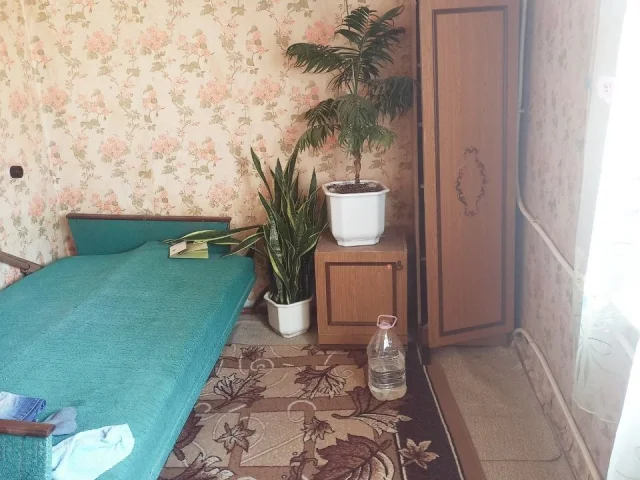 Фото: Продается 2-х комнатная квартира. Улица Сорокина ( район Буревестника), 45 м кв, 5/5. Жилого состояния. Угловая, дом кир