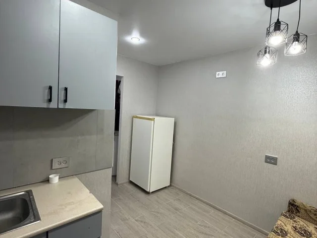 Фото: Продам 1-к квартиру на кв. Пролетариата Донбасса, г. Луганск