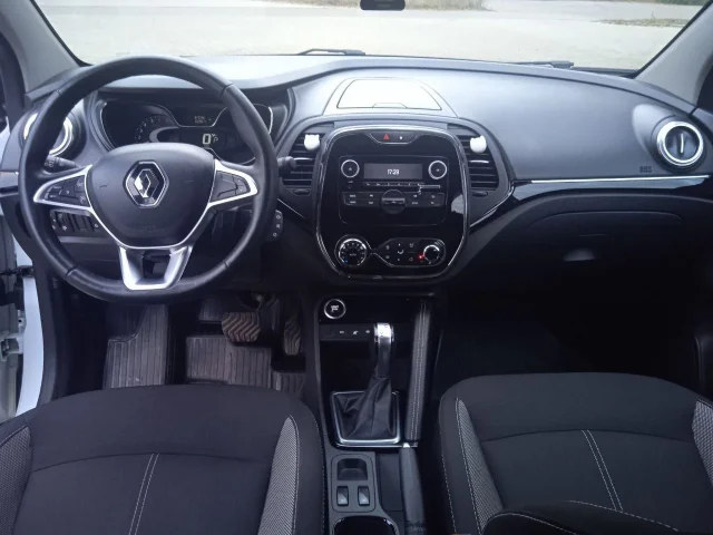 Фото: Продам свою машину Renault Kaptur, 2021 выпуска. Второй владелец. Пробег родной, 89 тысяч . Машина любимый член семьи.Сл