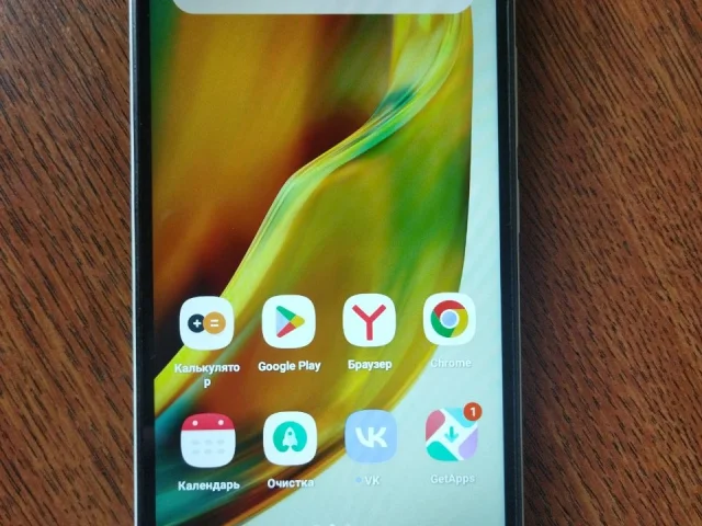 Фото: Xiaomi redmi A2 plus,память 3+3/64гб.,хорошее состояние,все работает,нормальная батарея,есть зарядка и чехол,цена 3000р.