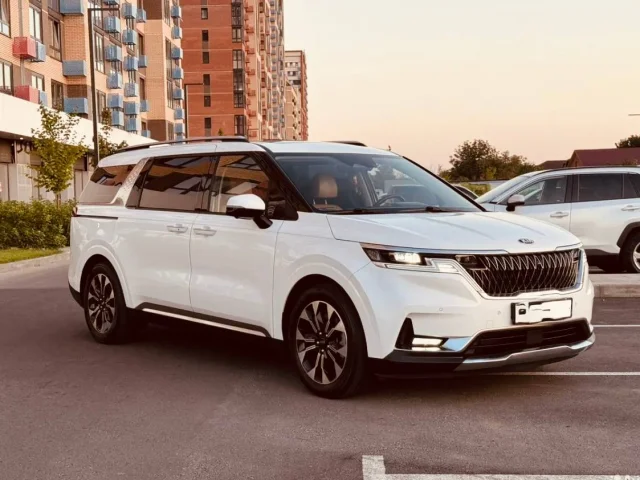 Фото: Продам Кросвен премиум класса KIA Carnival 2021 года 2.2 дизель 202 л.с полноценный и надежный автомат 8 ступеней самая 