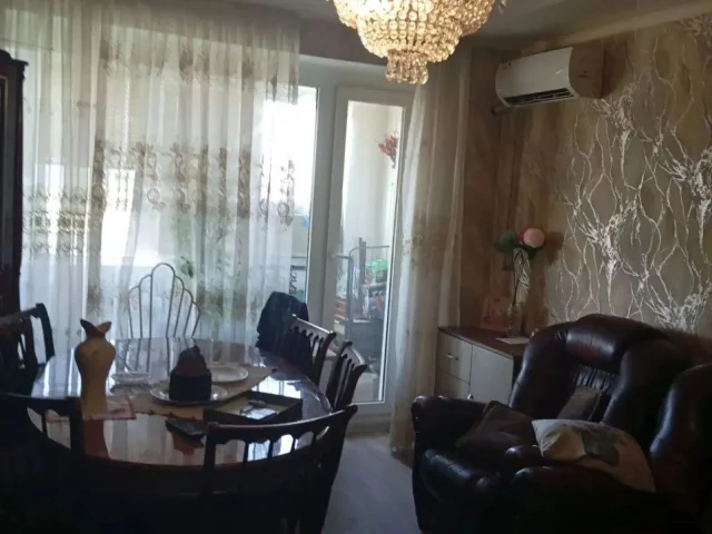 Фото: Продам 3-х комнатную квартиру на улице Коцюбинского в городе Луганск. Находится на 6-м этаже 10 этажного кирпичного дома