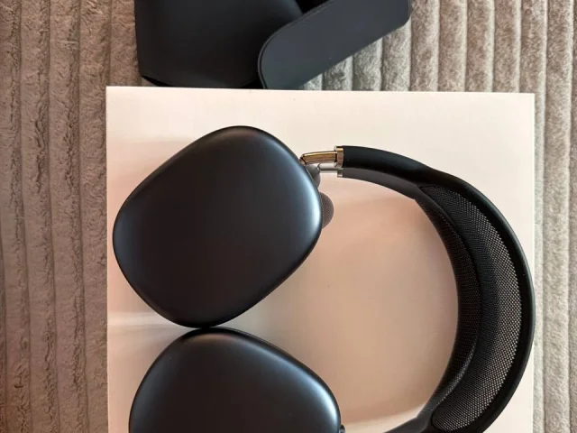 Фото: AirPods Max оригинал. Есть гарантийный талон, действителен до