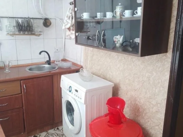 Фото: Продам 1 ком. квартиру на 5 квартале по ул. Гречнева 8, 4/9, лифт работает. Общая площадь 29, 7 кв. м. Окна – пластик, б
