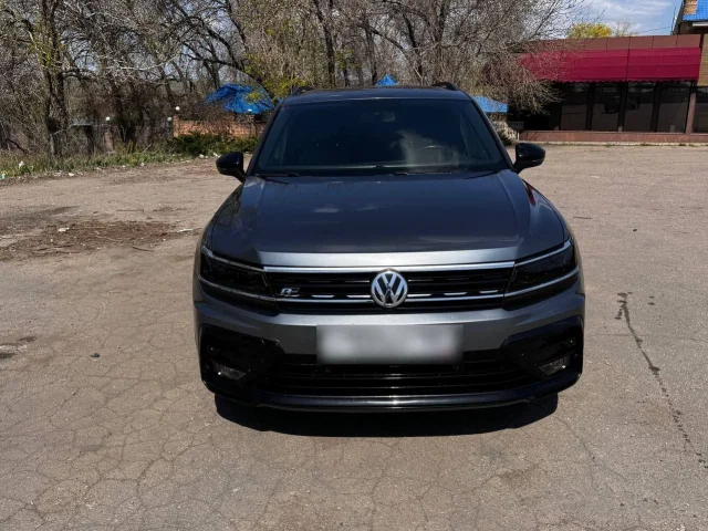 Фото: Продам автомобиль VW Tiguan 2020 R-line Black Edition, 7 мест,  бензиновый двигатель 2.0 TSI семейства EA888 gen3B на 18