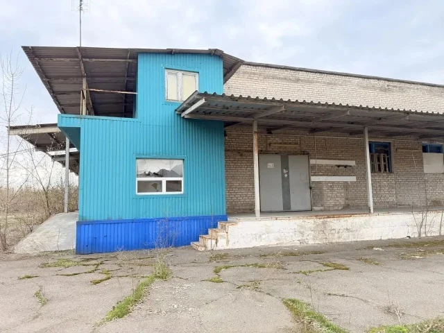 Фото: Продам продуктовую базу р-н Комсомолец. Холодильные камеры, склады, офисы, погрузочная рампа, удобный подъездной путь( 5
