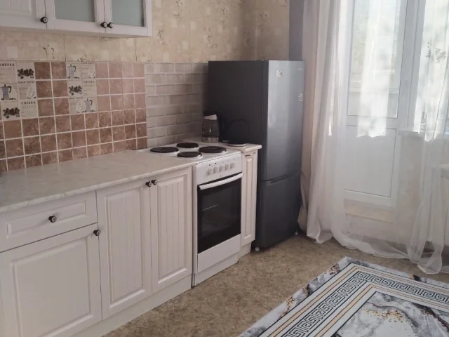Фото: Сдаю двухкомнатную квартиру в Ворошиловском районе Донецка, ориентир библиотека им. Крупской