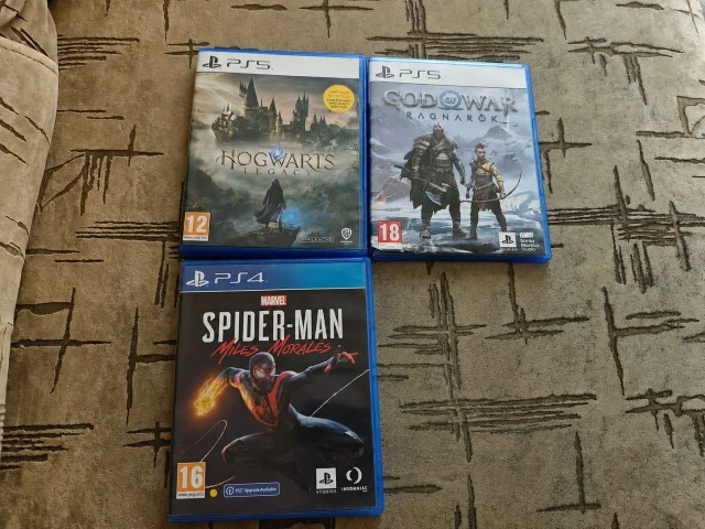 Фото: Диски PS4/PS5