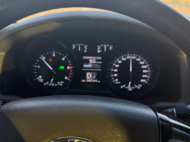 Фото: Срочно Продам Toyota Land Cruiser 200 4.5 дизель 2014г
