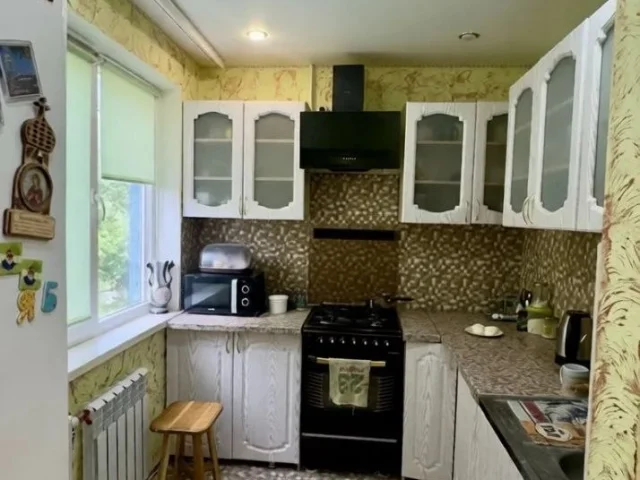Фото: Продам 3 комнатную квартиру в Луганске Жовтневом р-не, кв. Волкова,
