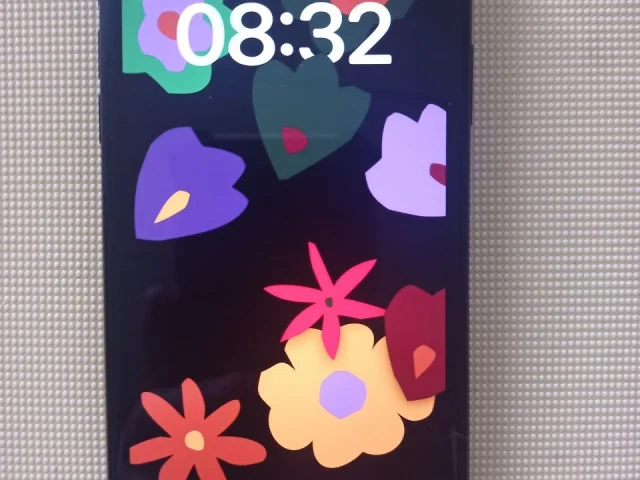 Фото: iPhone XR. На 128 Гб. 8500 р.. Алчевск Стаханов Первомайск