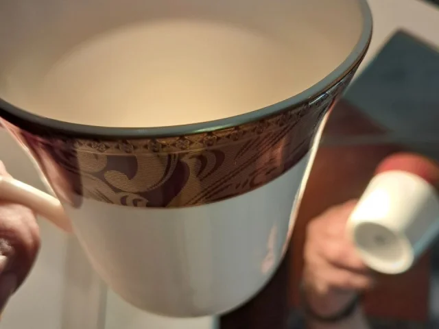 Фото: Продам абсолютно новый, роскошный кофейный сервиз из настоящего костяного фарфора (Bone China). Комплект ни разу не испо
