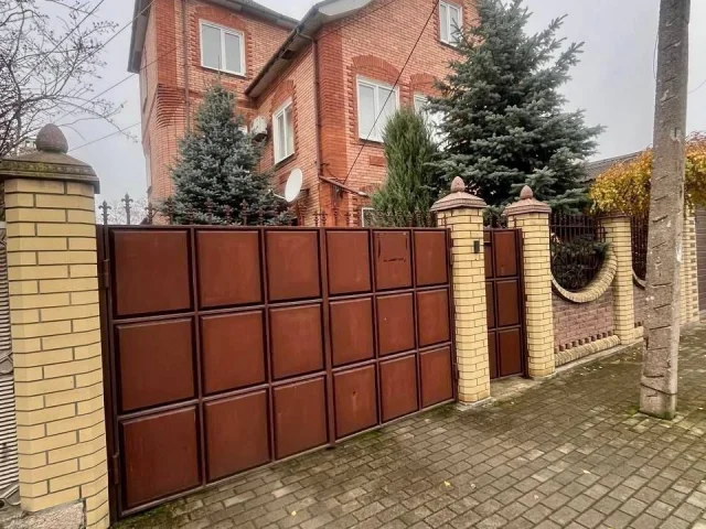 Фото: 🔴 ПРОДАЕТСЯ БОЛЬШОЙ, ДОБРОТНЫЙ, ТРЁХУРОВНЕВЫЙ ДОМ