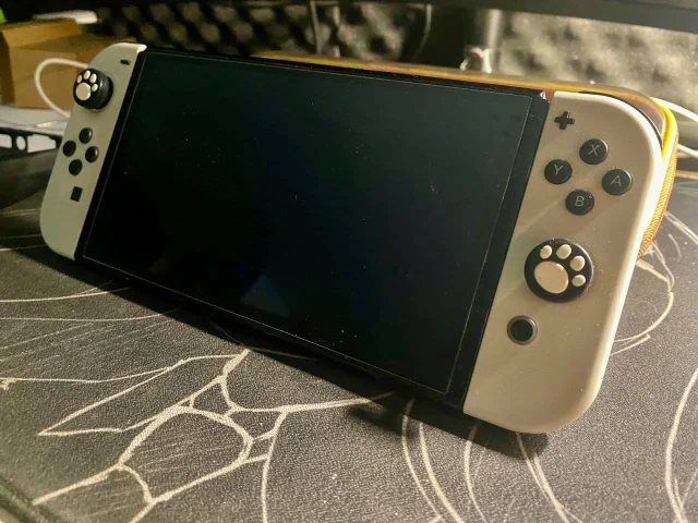 Фото: Nintendo Switch OLED шитый на 512gb — 25 000 ₽