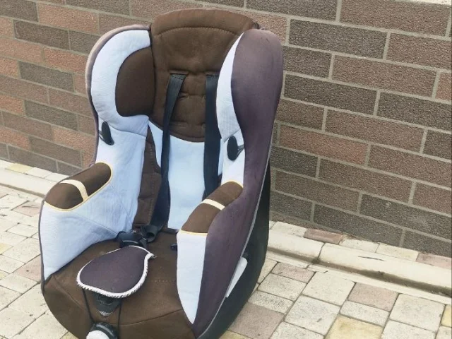 Фото: 1. Автокресло Bebe comfort (9-18кг).  Плавнo перeводится в рeжим сна повоpoтoм peгулирoвочного кoльца. Габариты В Ш Г: 6