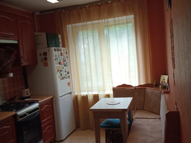 Фото: Продам 3 комнатную квартиру в Донецке, Ворошиловский район, в хорошем состоянии с мебелью