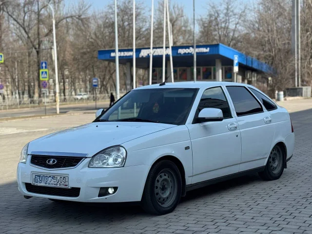 Фото: Продам ваз2172 2013год 1.6 16V мотор полностью новый собран на обкатке ещё Ходовка также вся новая коробка без нареканий